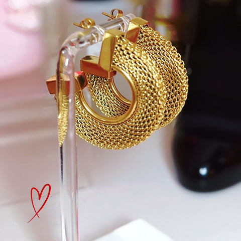 Vintage Vibes Mesh Hoop Earrings - Gold