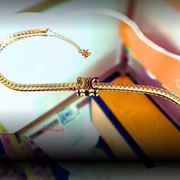 Gloss Behavior Choker