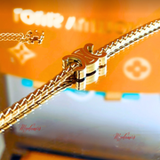 Gloss Behavior Choker