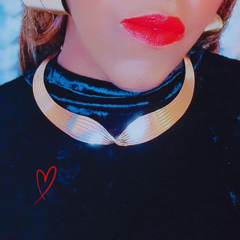 The Twist Effect Choker