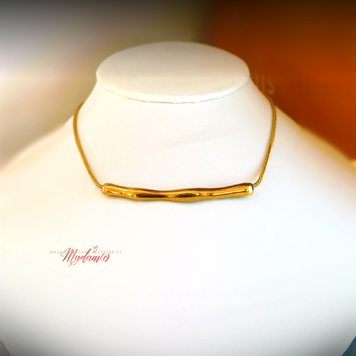 Liquid Curve Bar Necklace